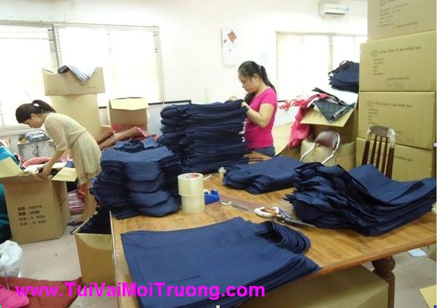 kiểm tra túi vải không dệt, túi thân thiện môi trườn, ngành dệt may, vải không dệt